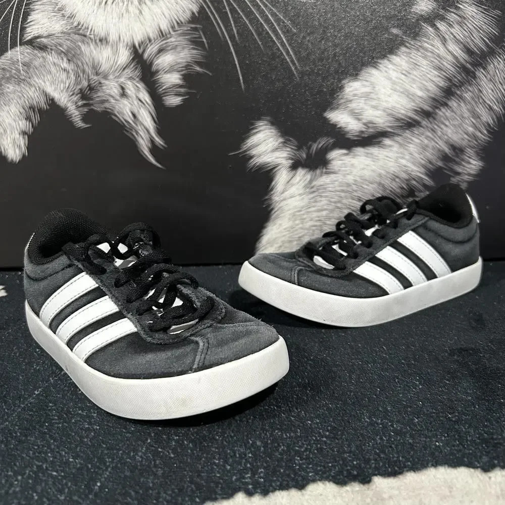 Adidas VL Court 3.0 ID6313 Athletic Sneaker Shoe Kids 12K Suede Casual Cushioned